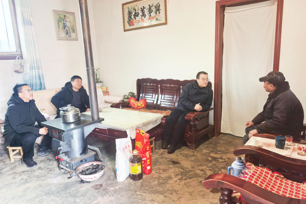 太阳成集团tyc开展新春走访慰问